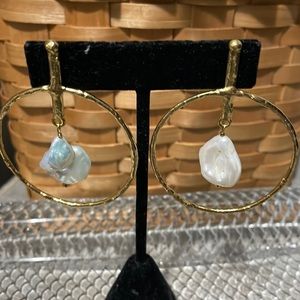 Mabe pearl and gold earring